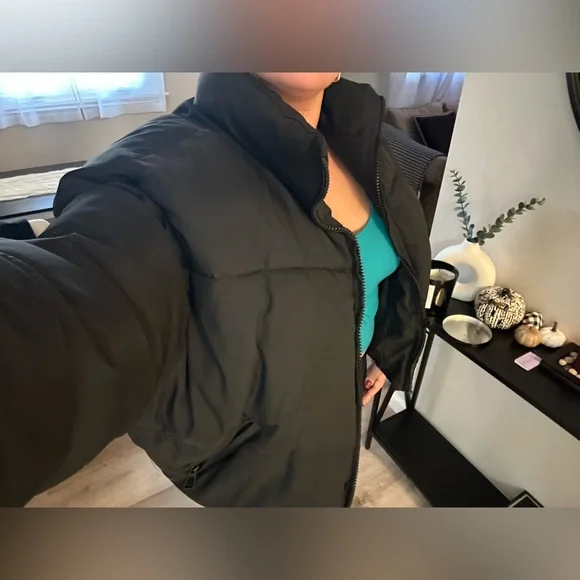 Black Oversized Puffer Jacket - Picture 4 of 4